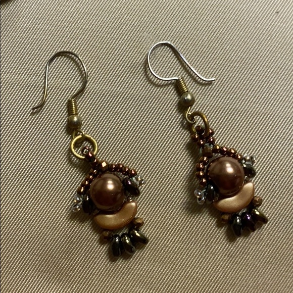 Half moon pearlescent beaded Necklace Earring Set - Picture 5 of 6